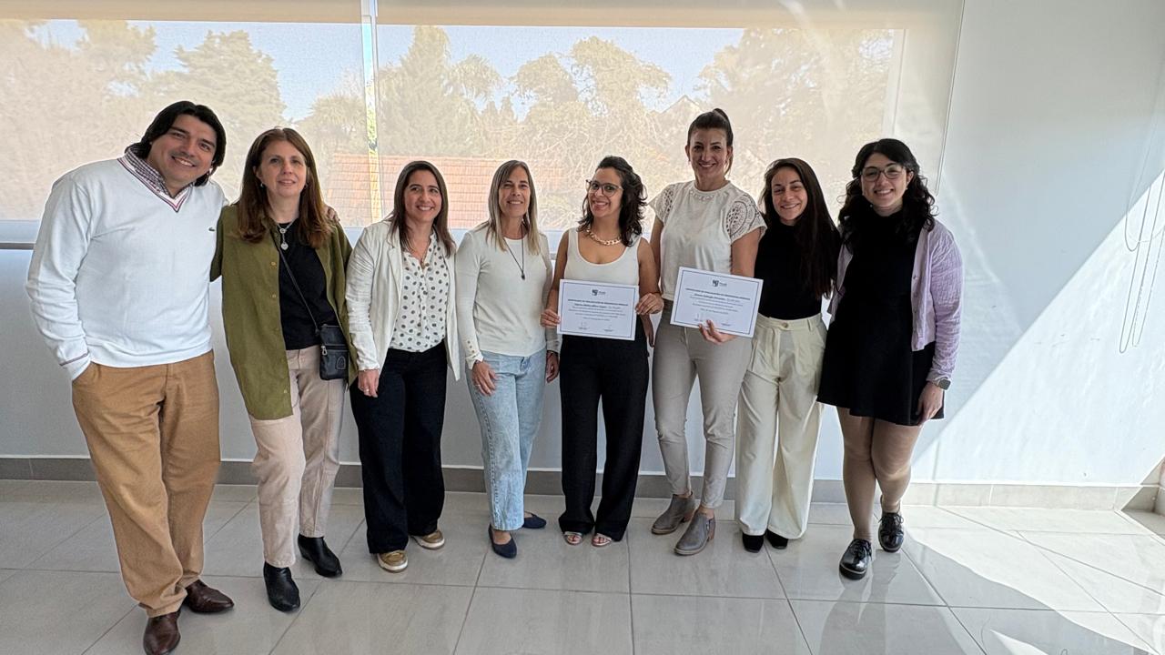 Integrantes del CODEI, junto a los residentes de Medicina General 